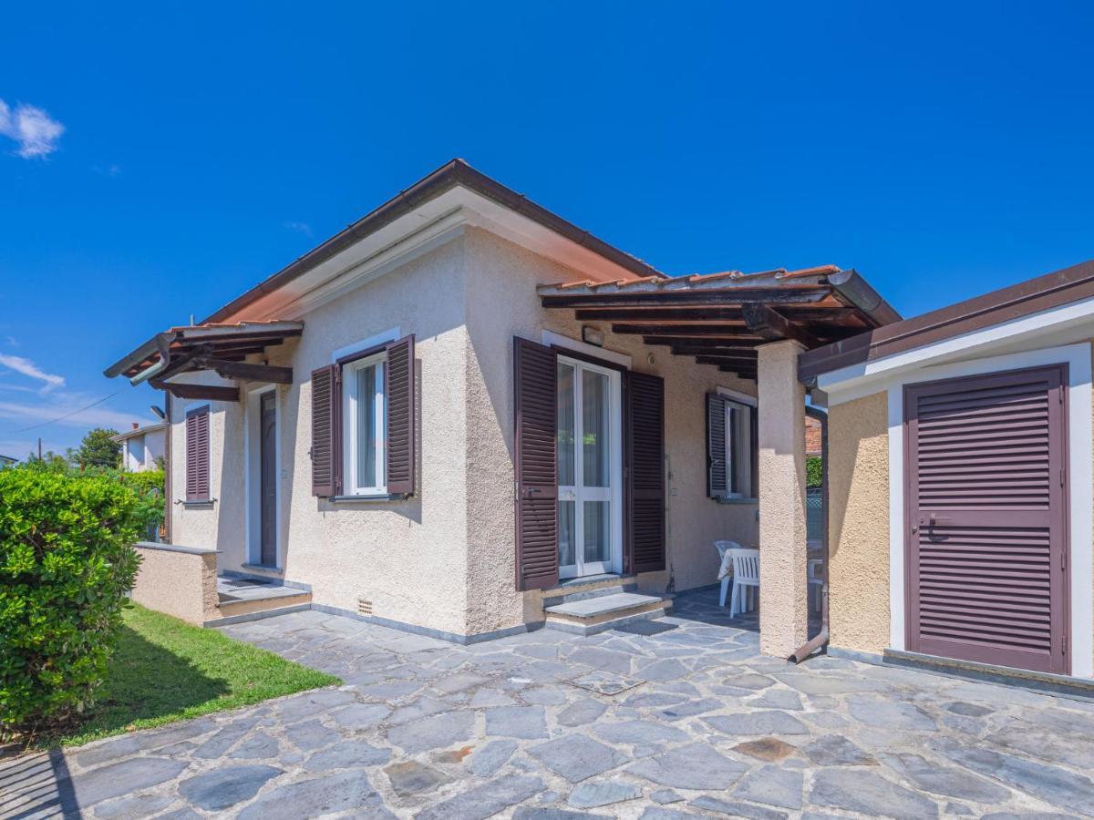 Holiday Home Francesca By Interhome Марина-ди-Пьетрасанта Экстерьер фото